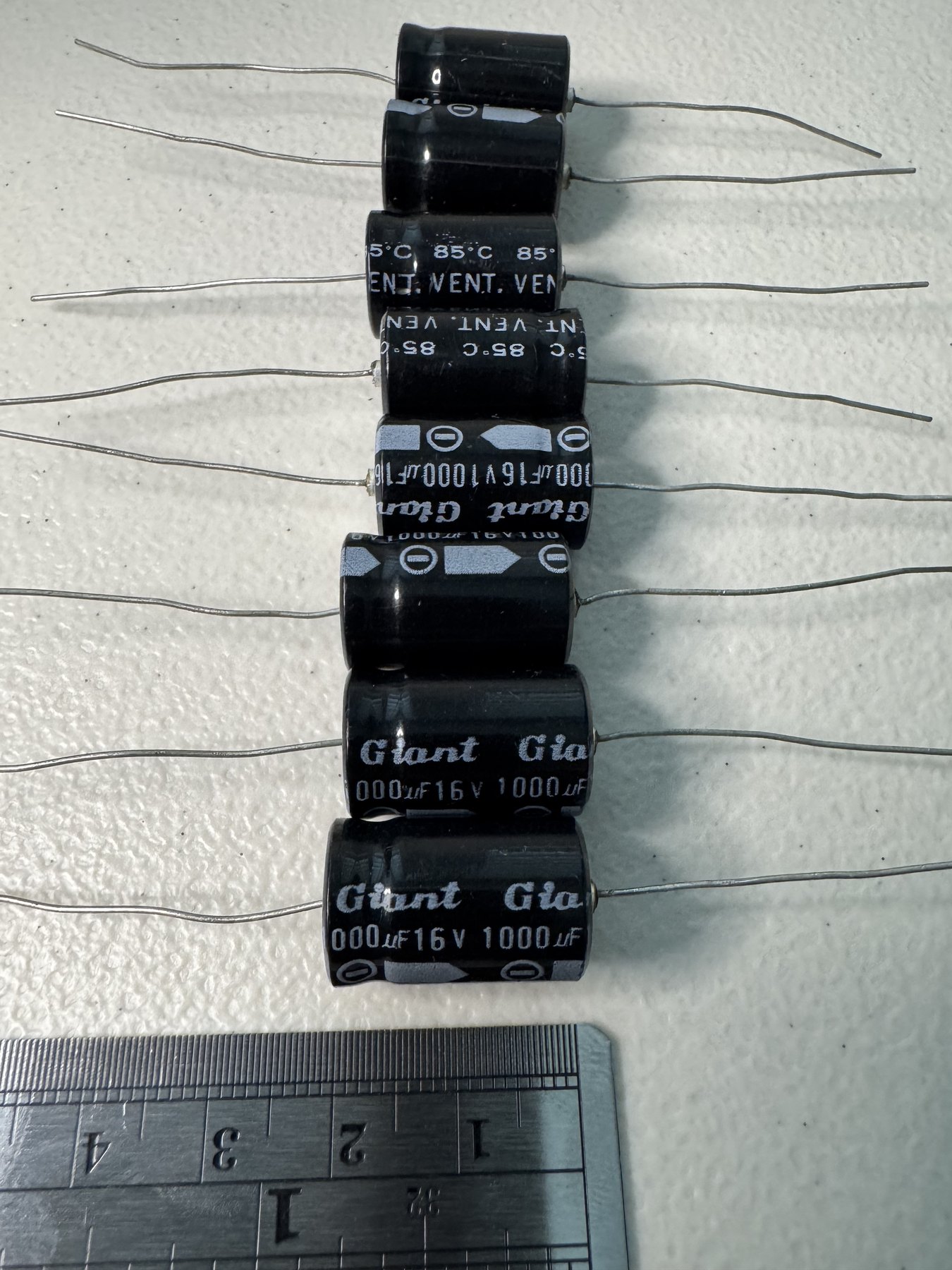 1000uf-16V AXIAL GIANT product photo 1