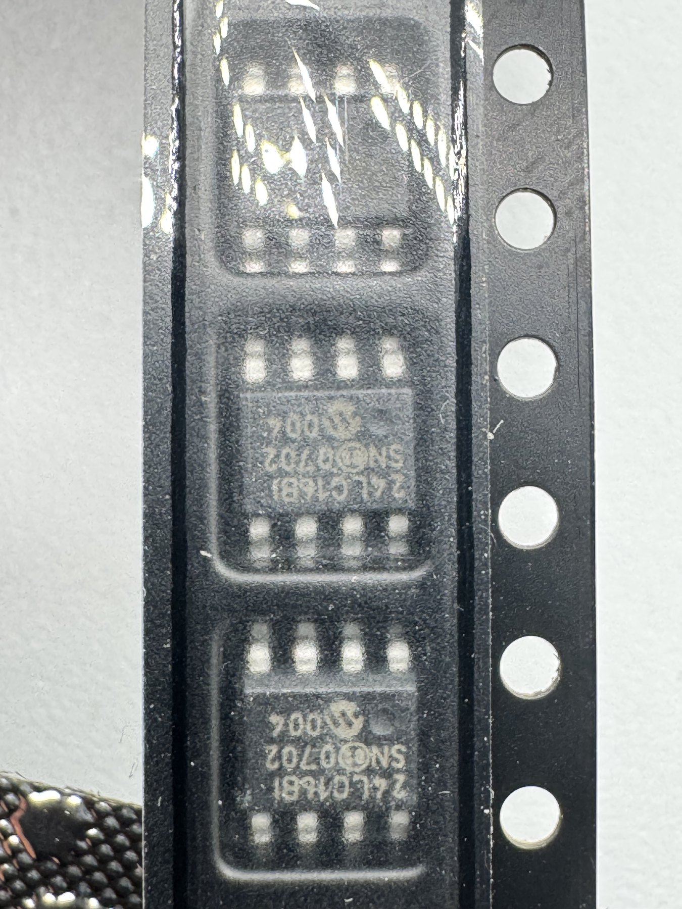 24LC16BT-ISN product photo 2