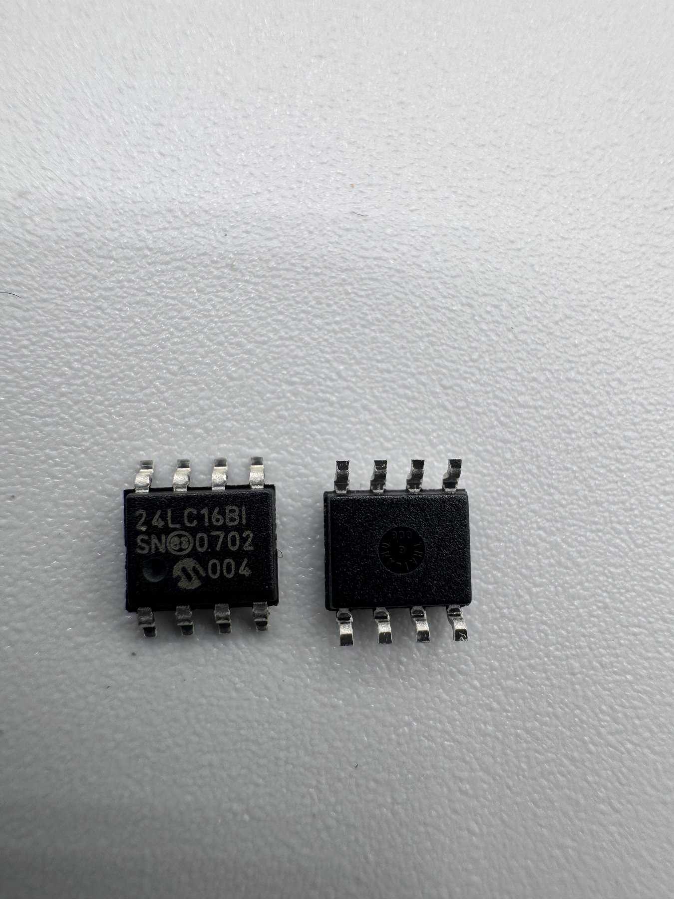 24LC16BT-ISN product photo 3
