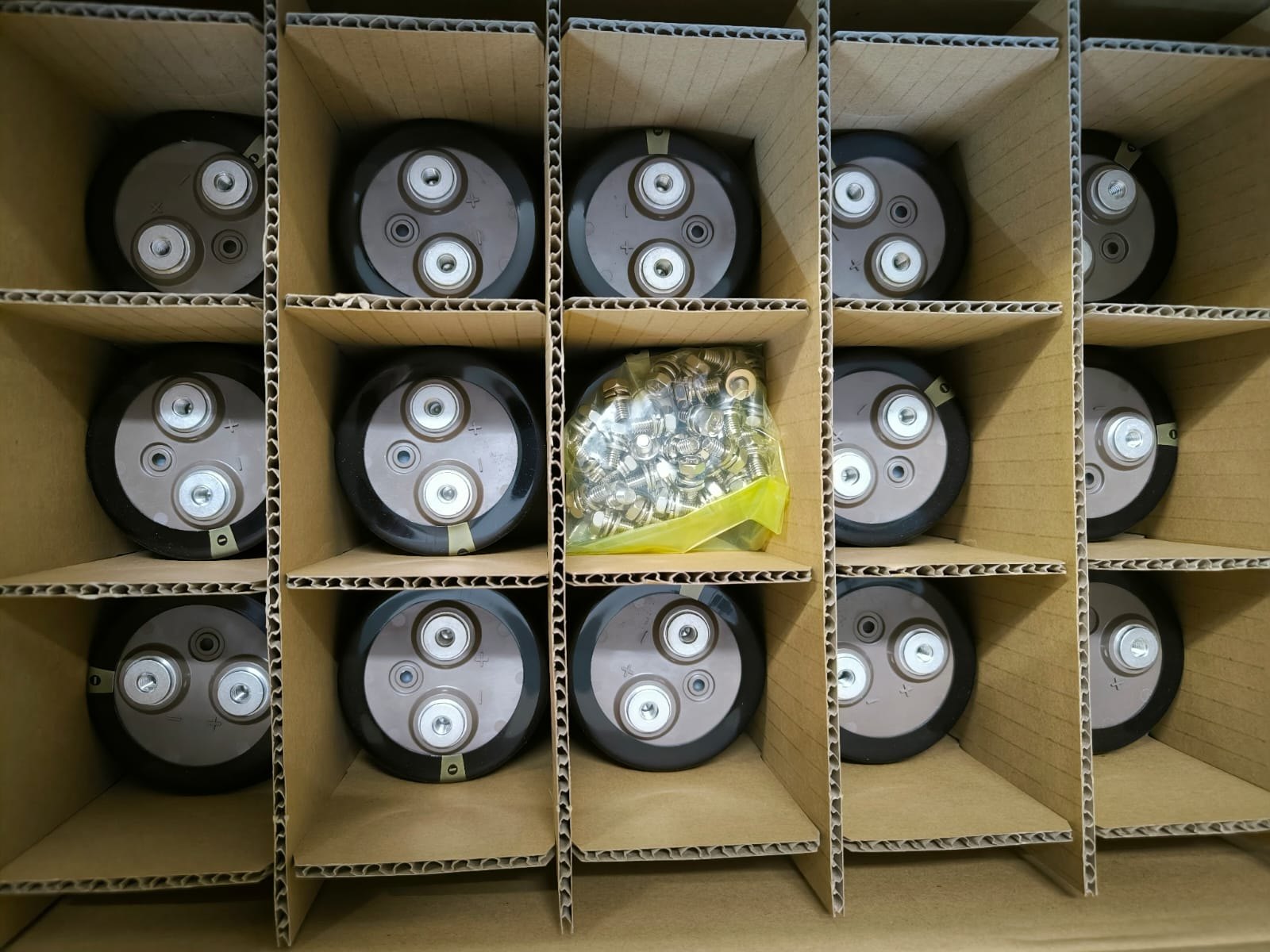 4700UF-400 FXA2G472B product photo 3
