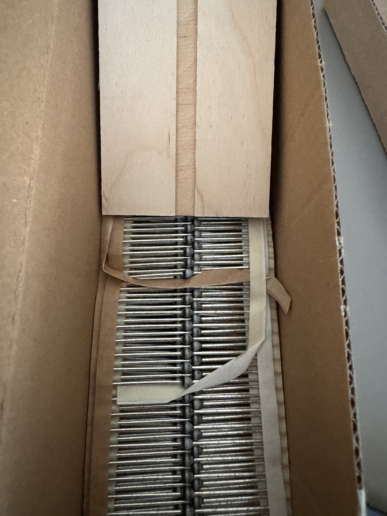 BYV28-600 product photo 4