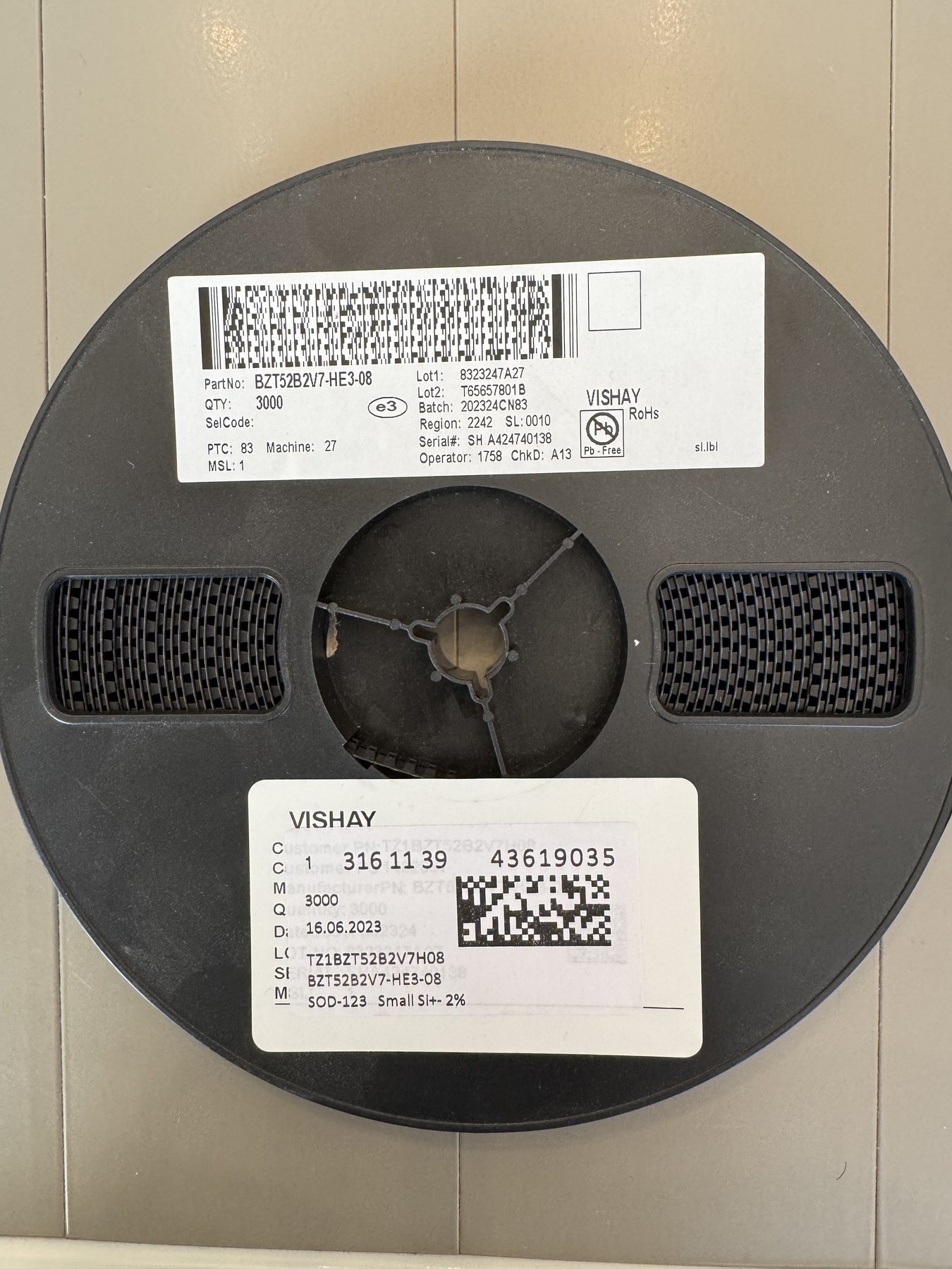 BZT52C2V7-HE3-08 product photo 1
