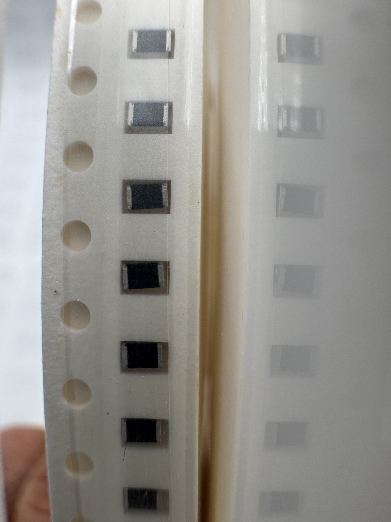 CRCW0805470KFHEAP product photo 3