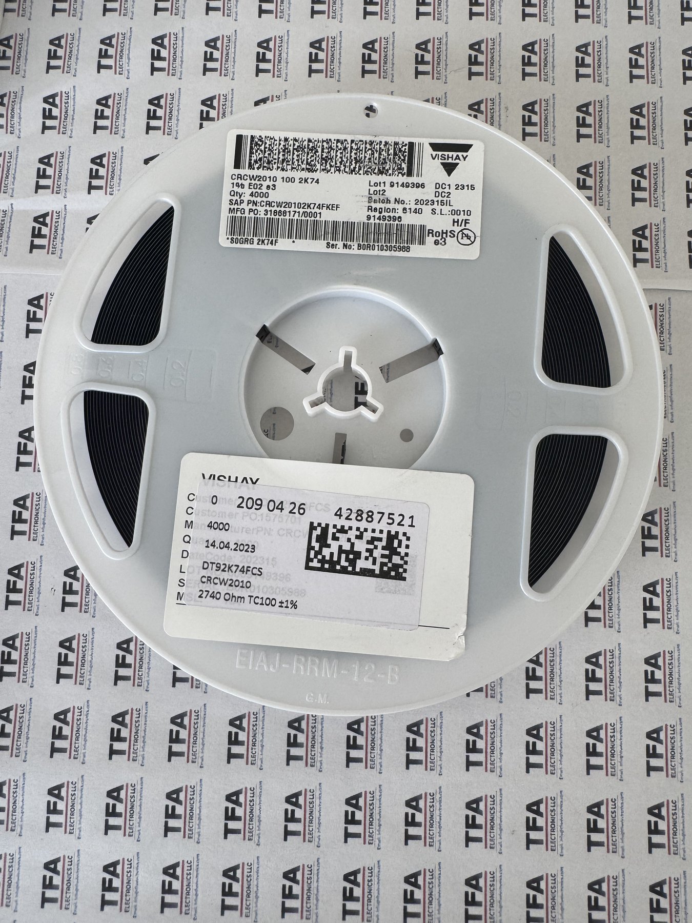 CRCW20102K74FKEF product photo 4