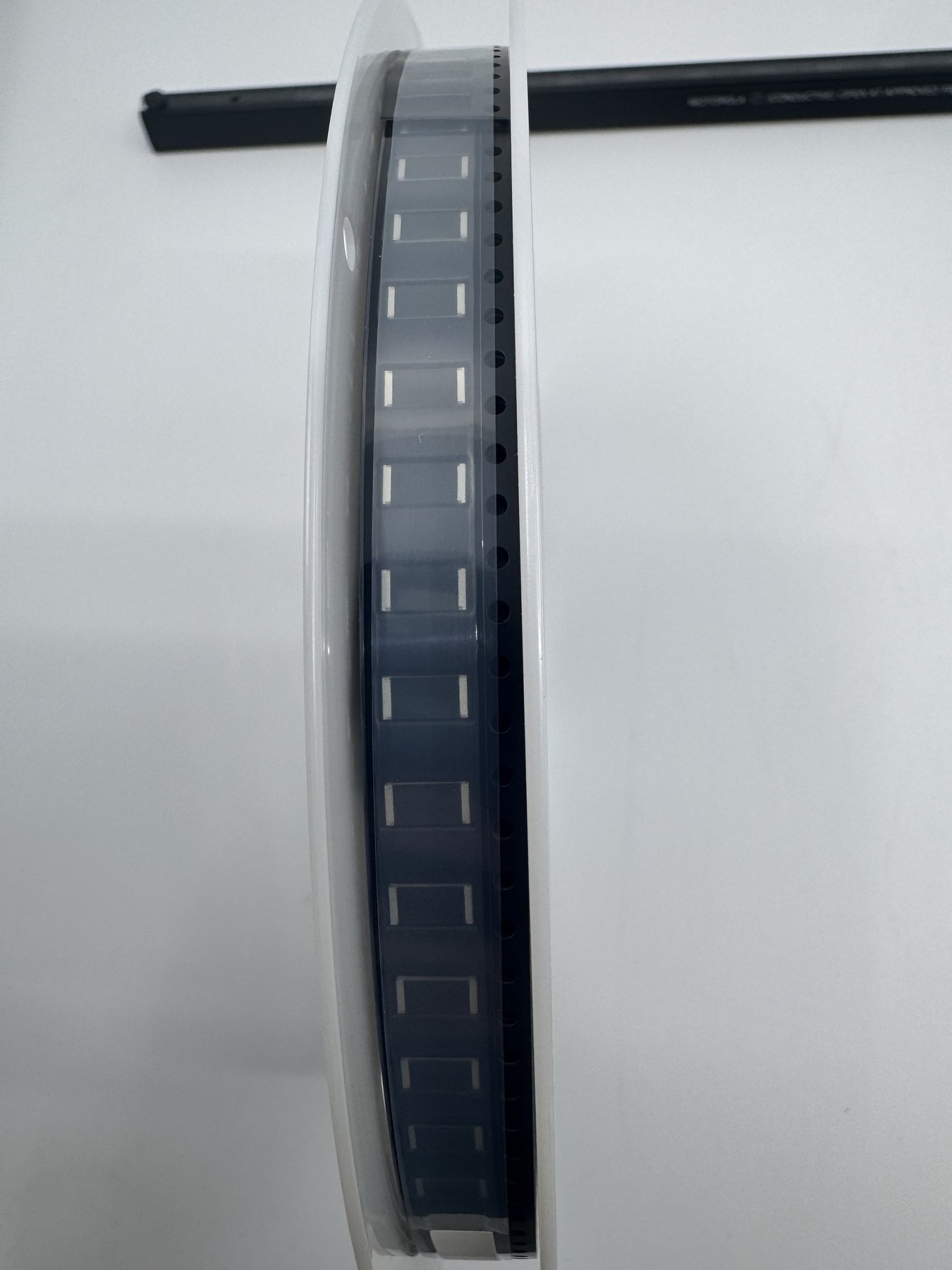 CRCW2512240KFKEG product photo 3