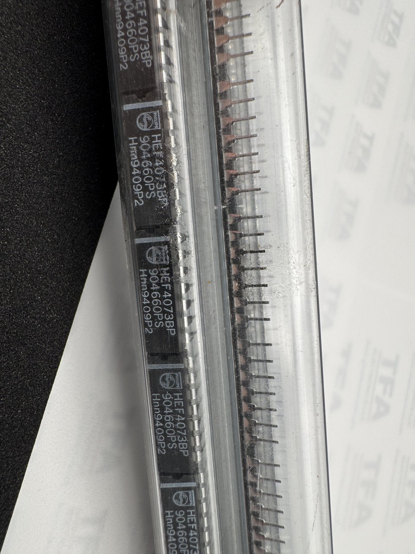 HEF4073BP product photo 1