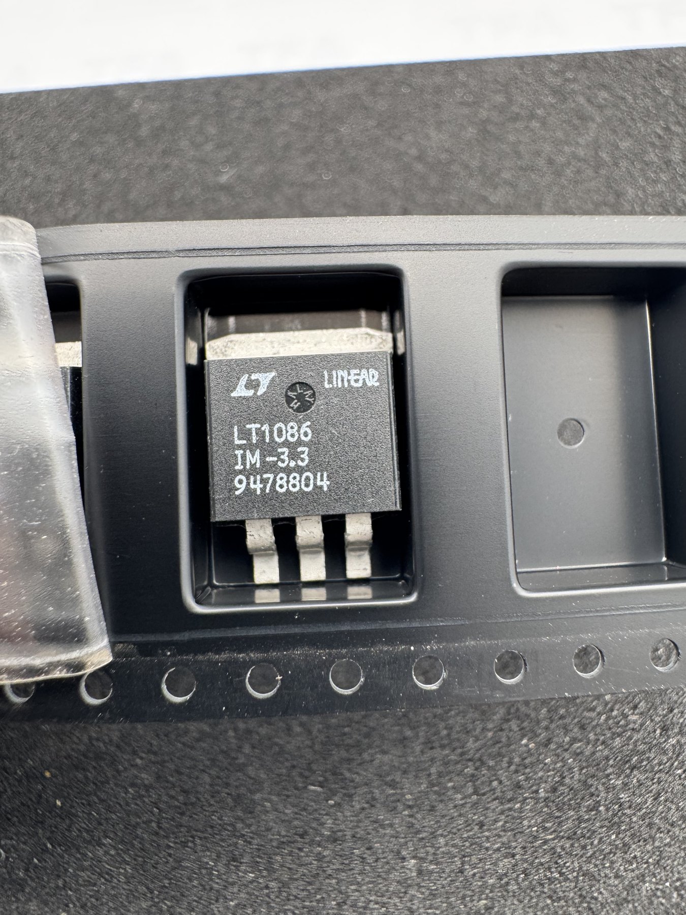 LT1086IM-3.3 product photo 2