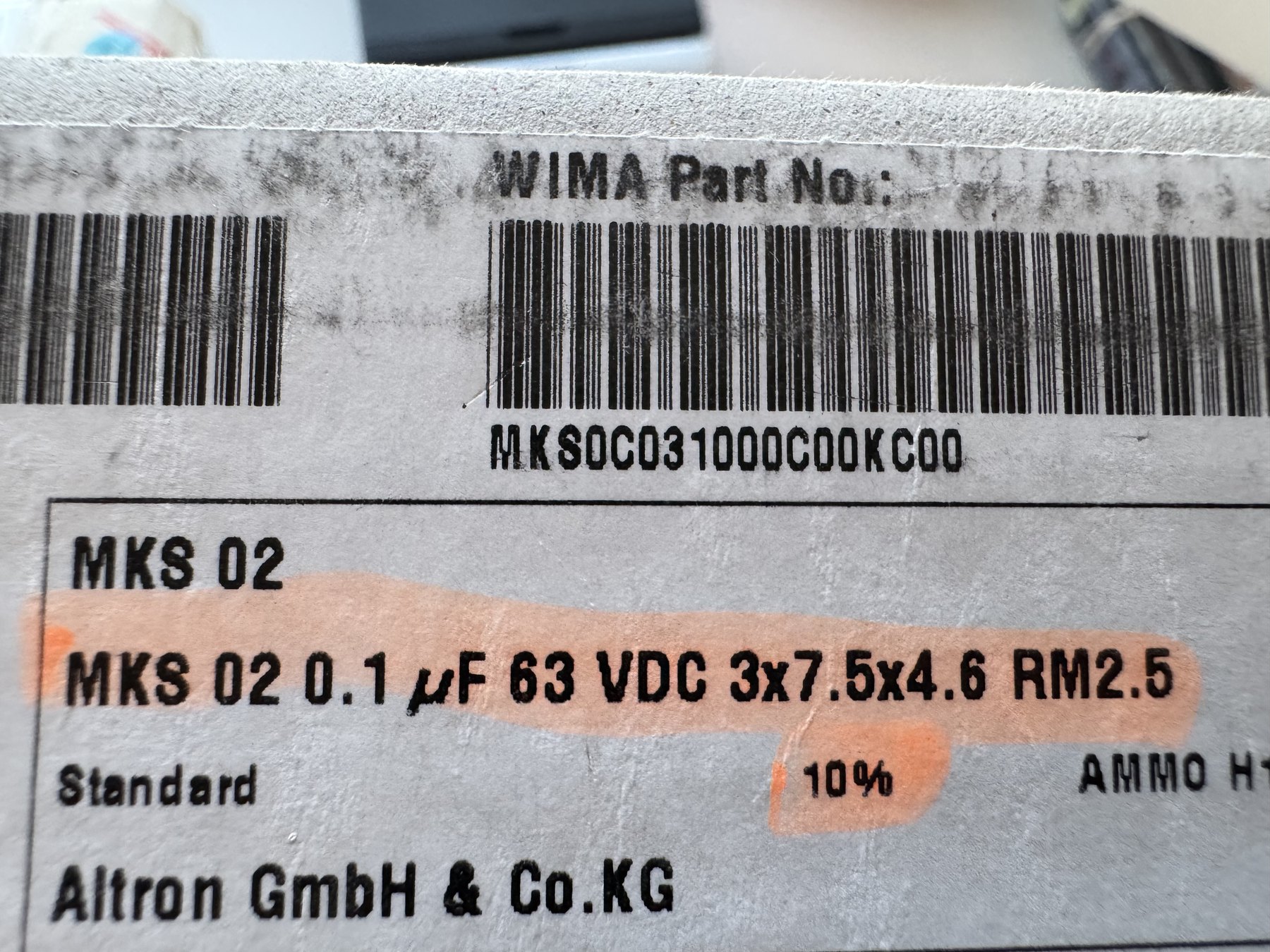 MKS02 1000pF 250V ±10% 2.5x7x4.6 product photo 7