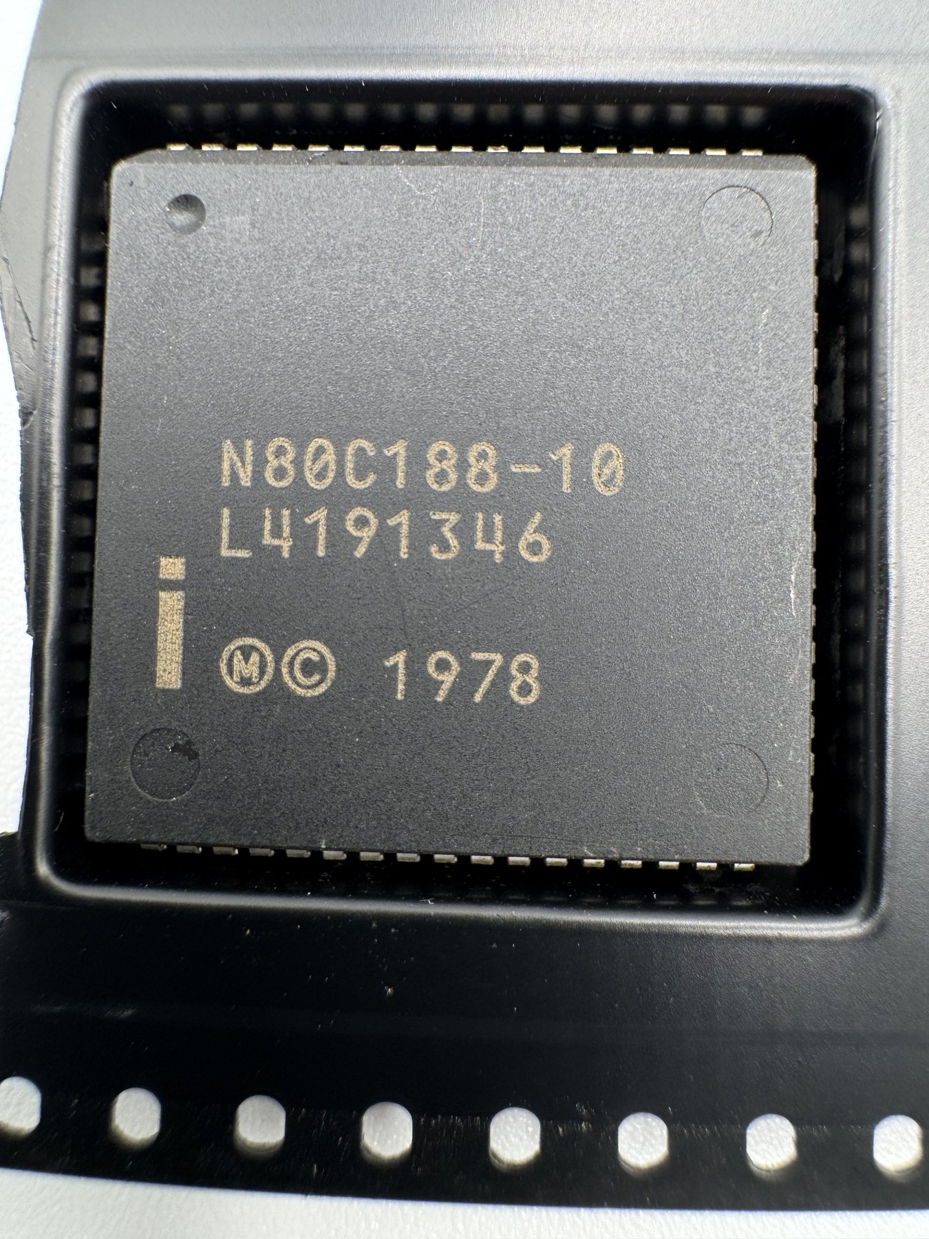 N80C188-10 INTEL product photo 3
