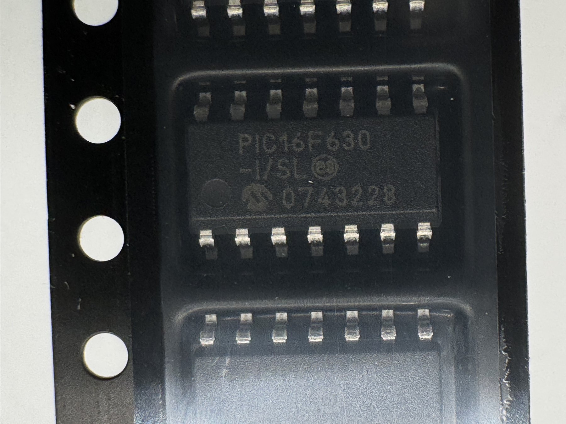 PIC16F630-I/SL product photo 3