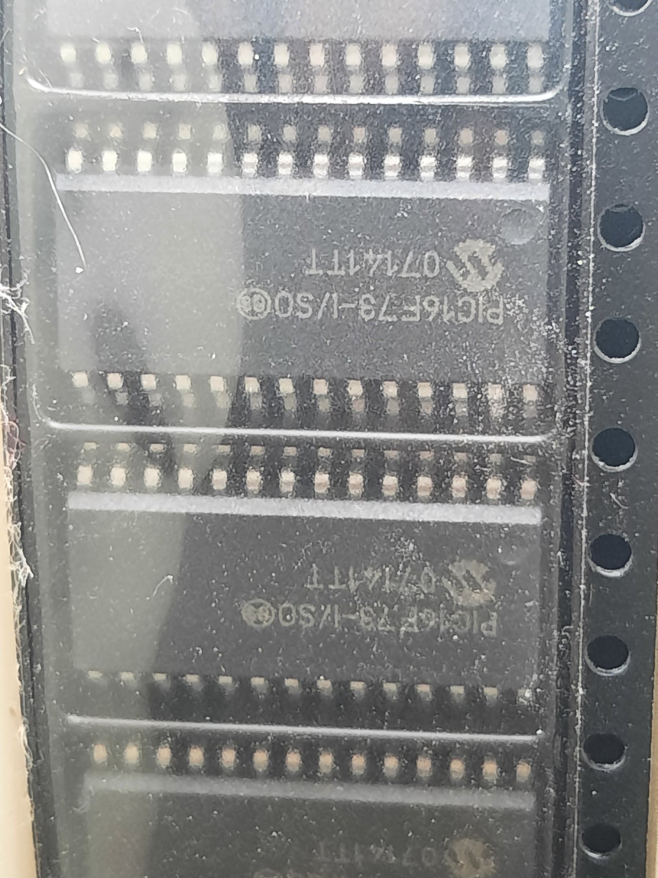 PIC16F73T-I/SO product photo 6