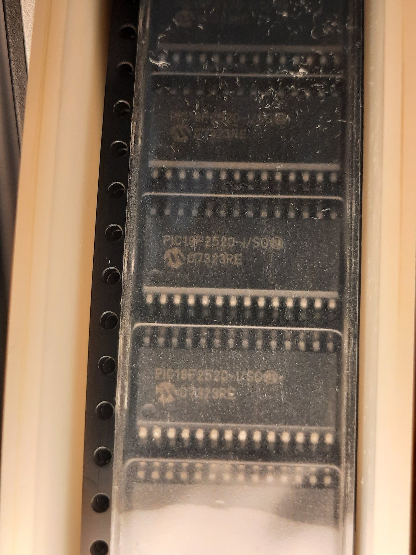 PIC18F2520T-I/SO product photo 18