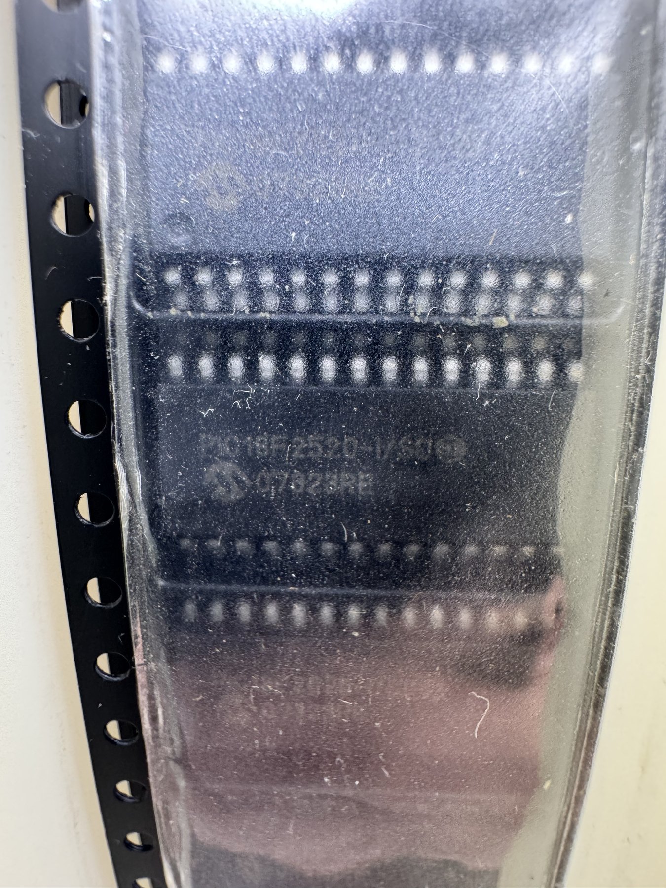 PIC18F2520T-I/SO product photo 6