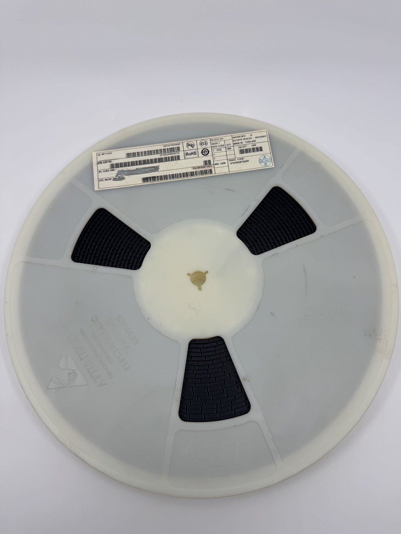 PIC18F2520T-I/SO product photo 8