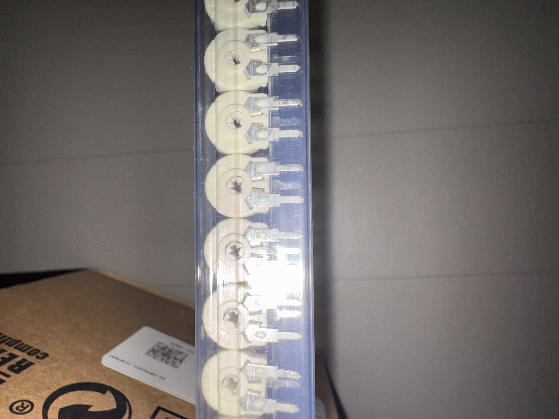 PTC10LH01-253A2020 product photo 4