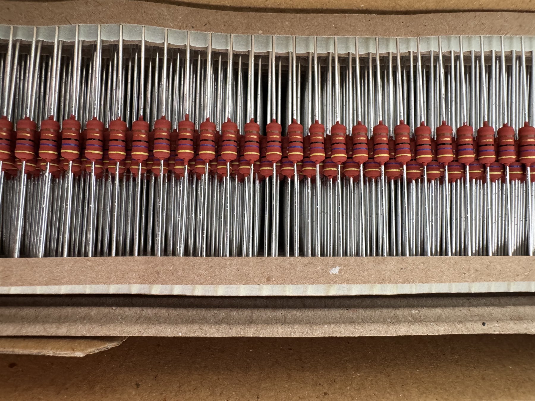 RESISTOR ALUMINUM HOUSE AND POWER MIX product photo 1082