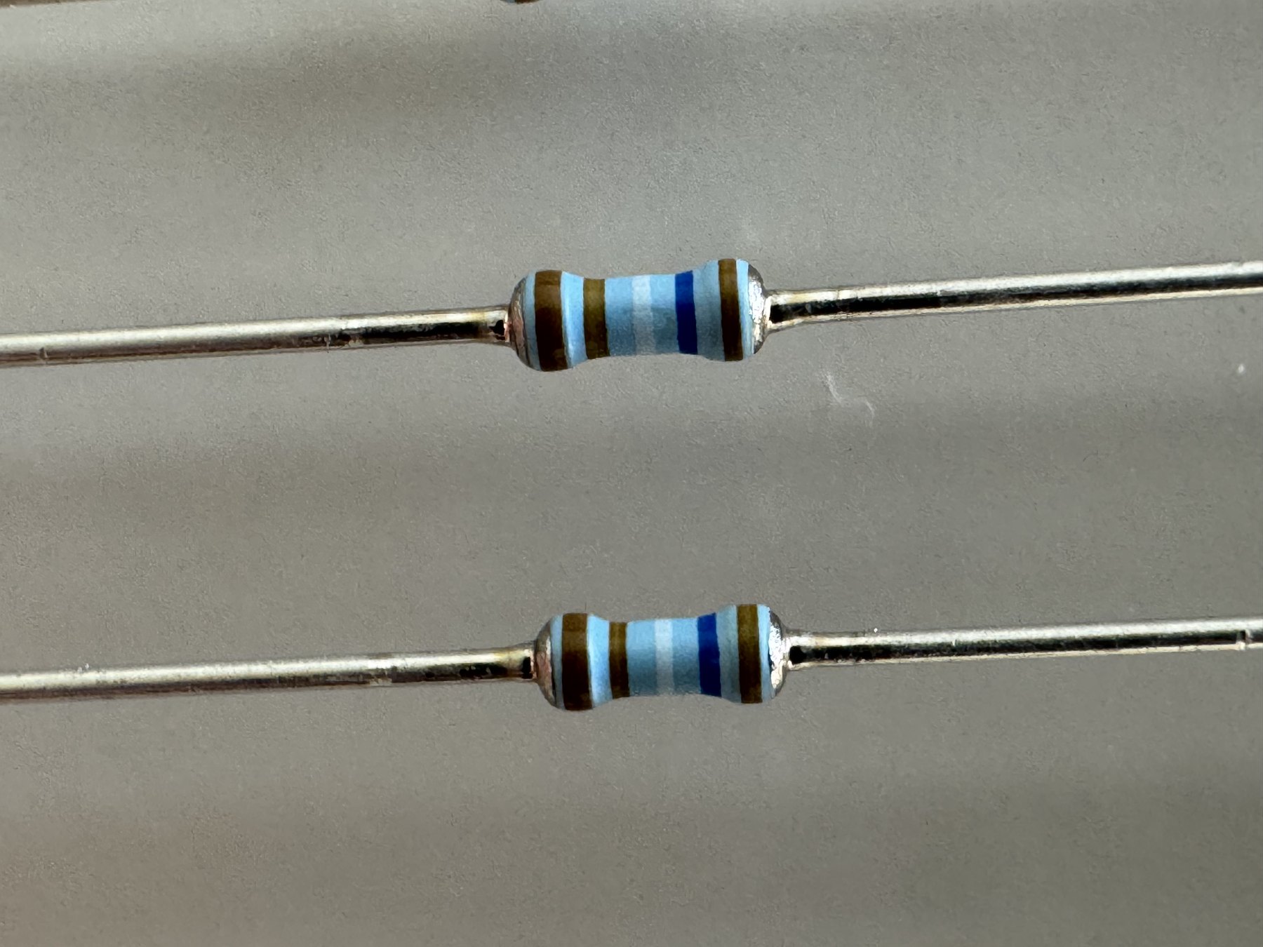 RESISTOR ALUMINUM HOUSE AND POWER MIX product photo 654