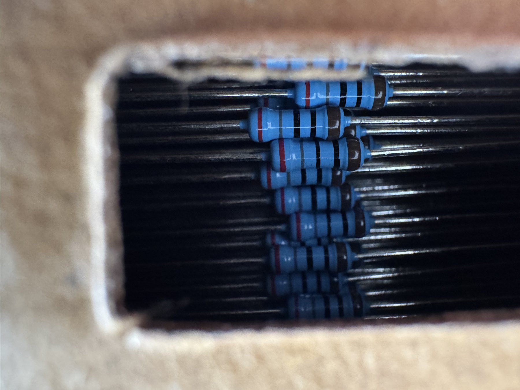 RESISTOR ALUMINUM HOUSE AND POWER MIX product photo 674