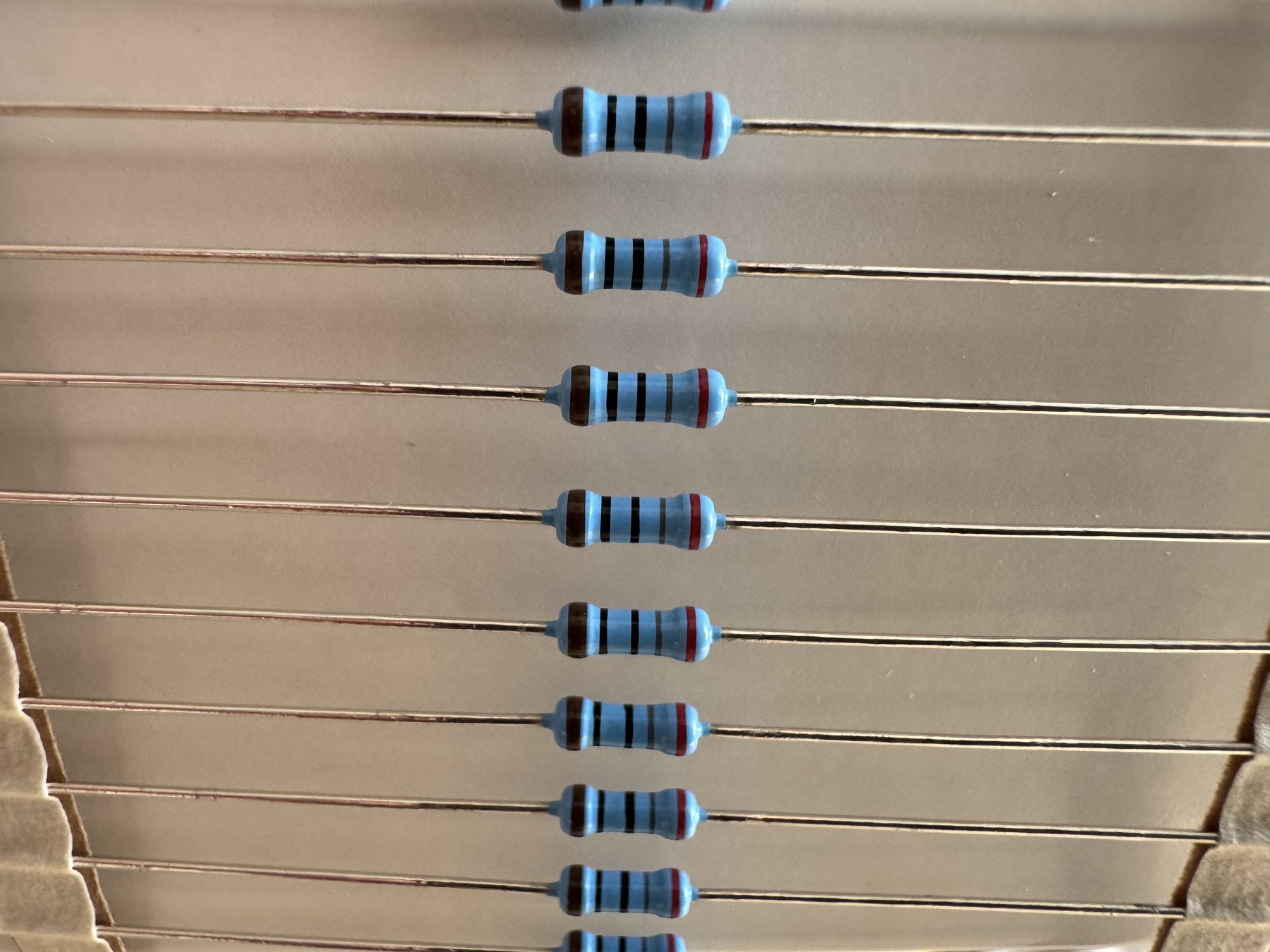 RESISTOR ALUMINUM HOUSE AND POWER MIX product photo 678