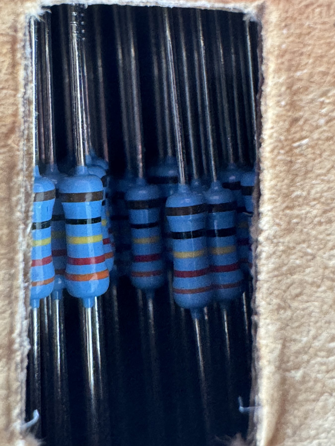 RESISTOR ALUMINUM HOUSE AND POWER MIX product photo 858