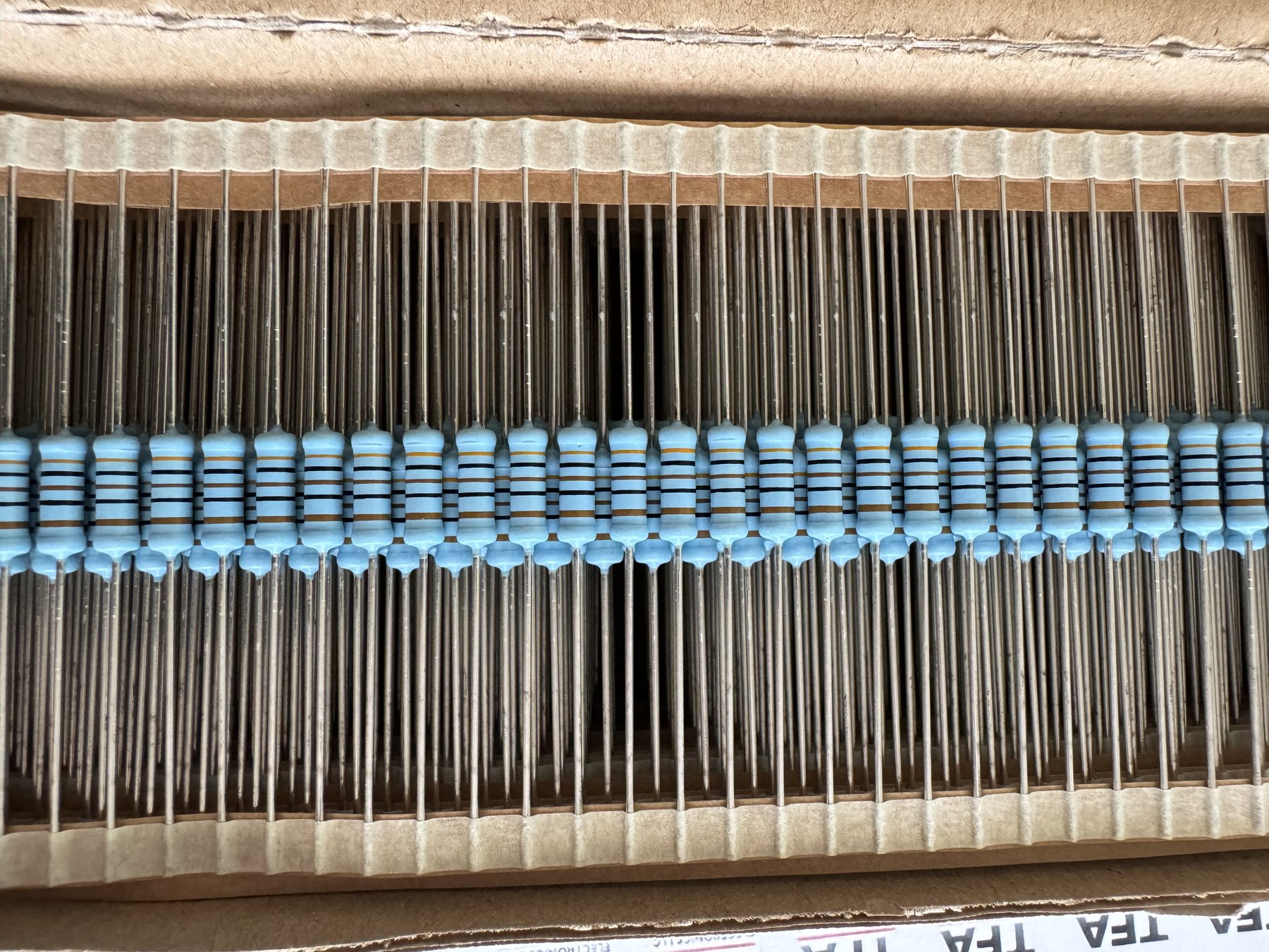 RESISTOR ALUMINUM HOUSE AND POWER MIX product photo 982