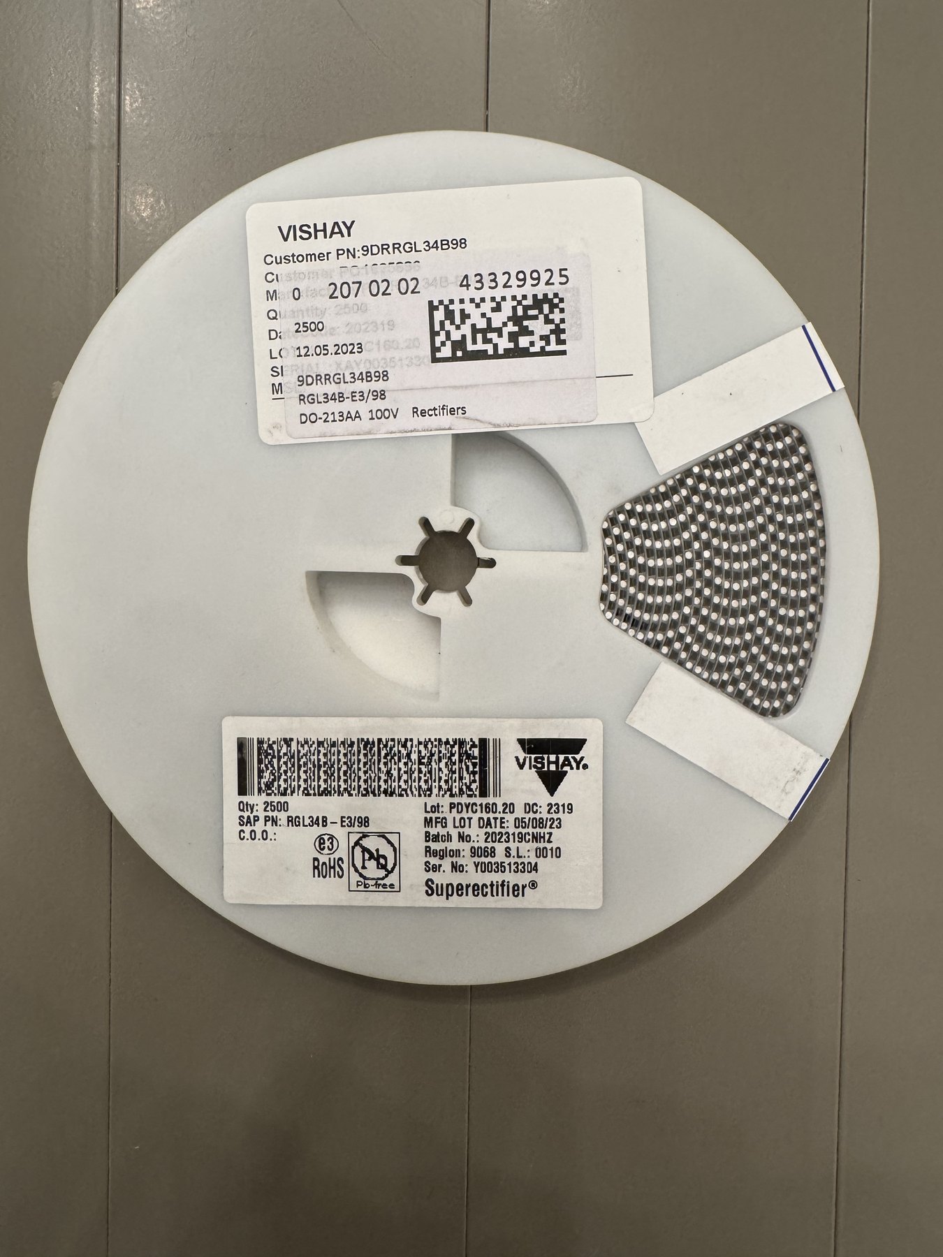 RGL34B-E3/98 product photo 9