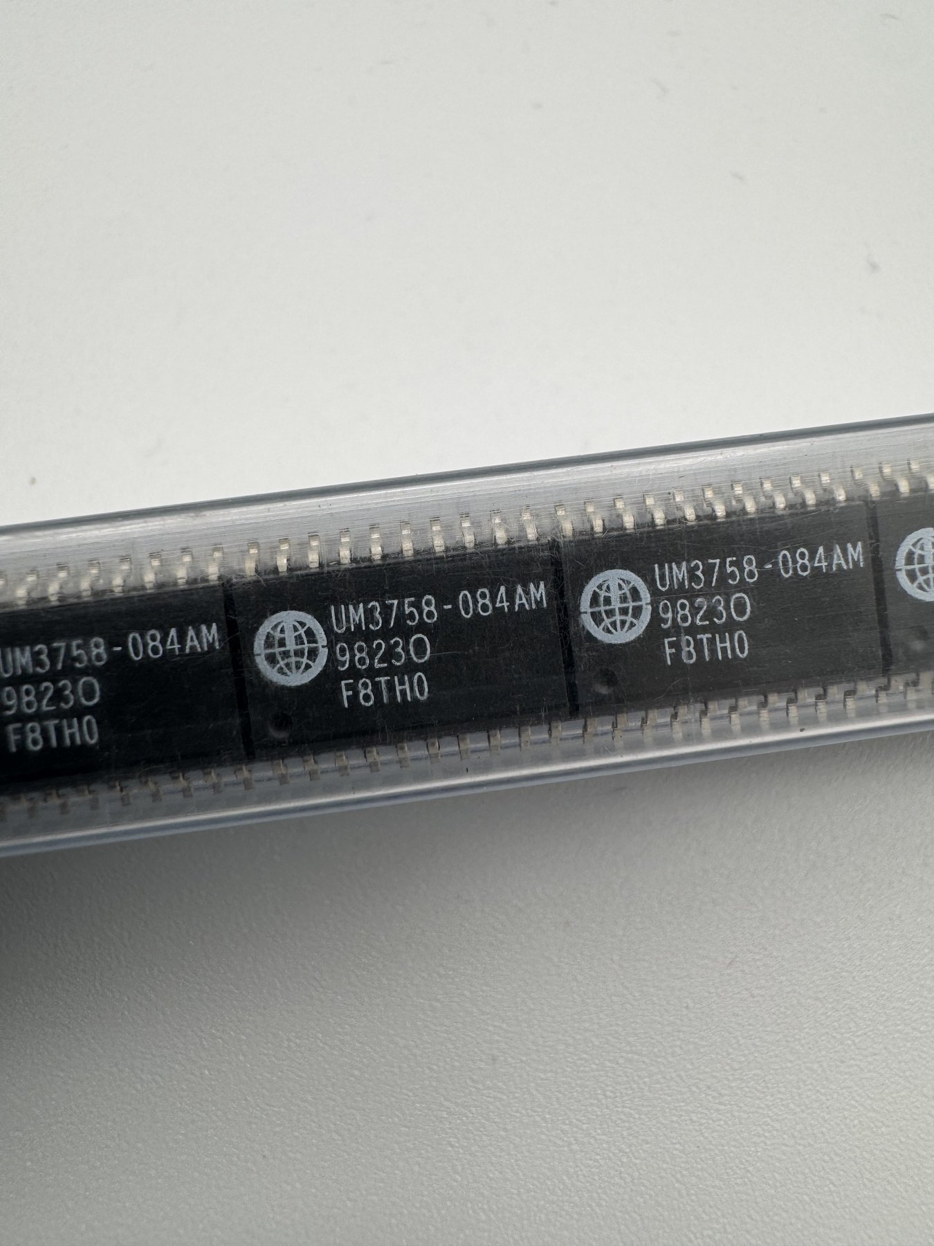 UM3758-084AM product photo 1