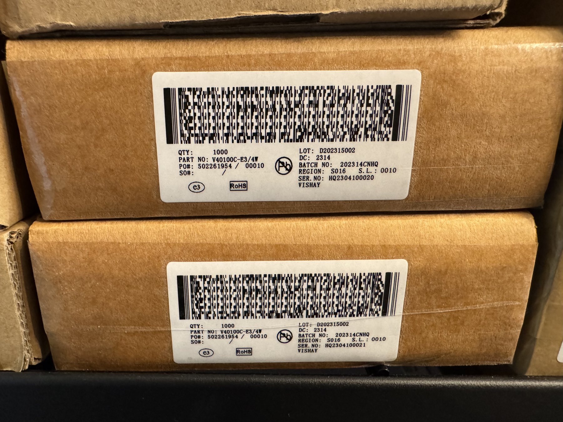 V40100C-E3/4W product photo 1