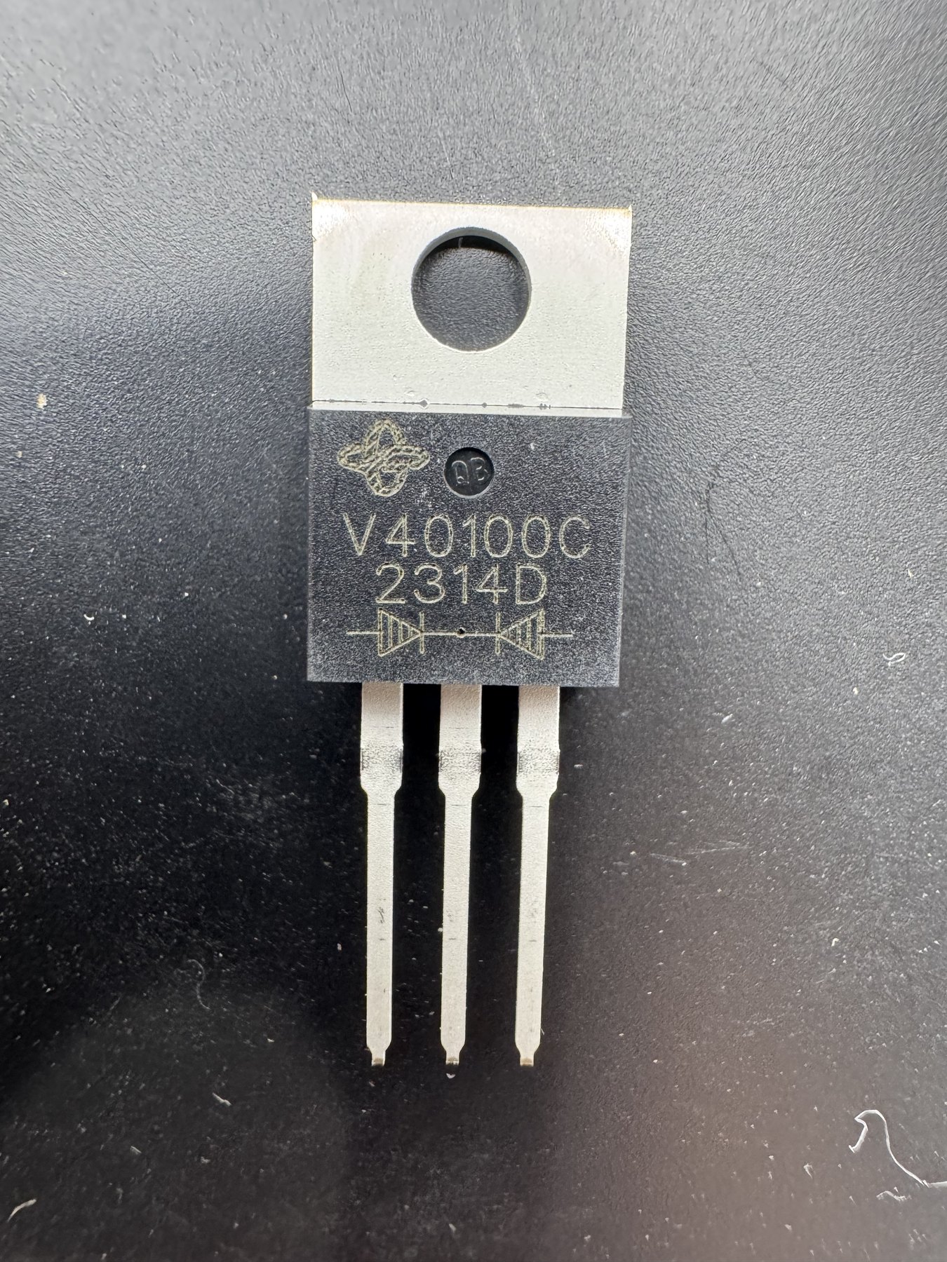 V40100C-E3/4W product photo 4