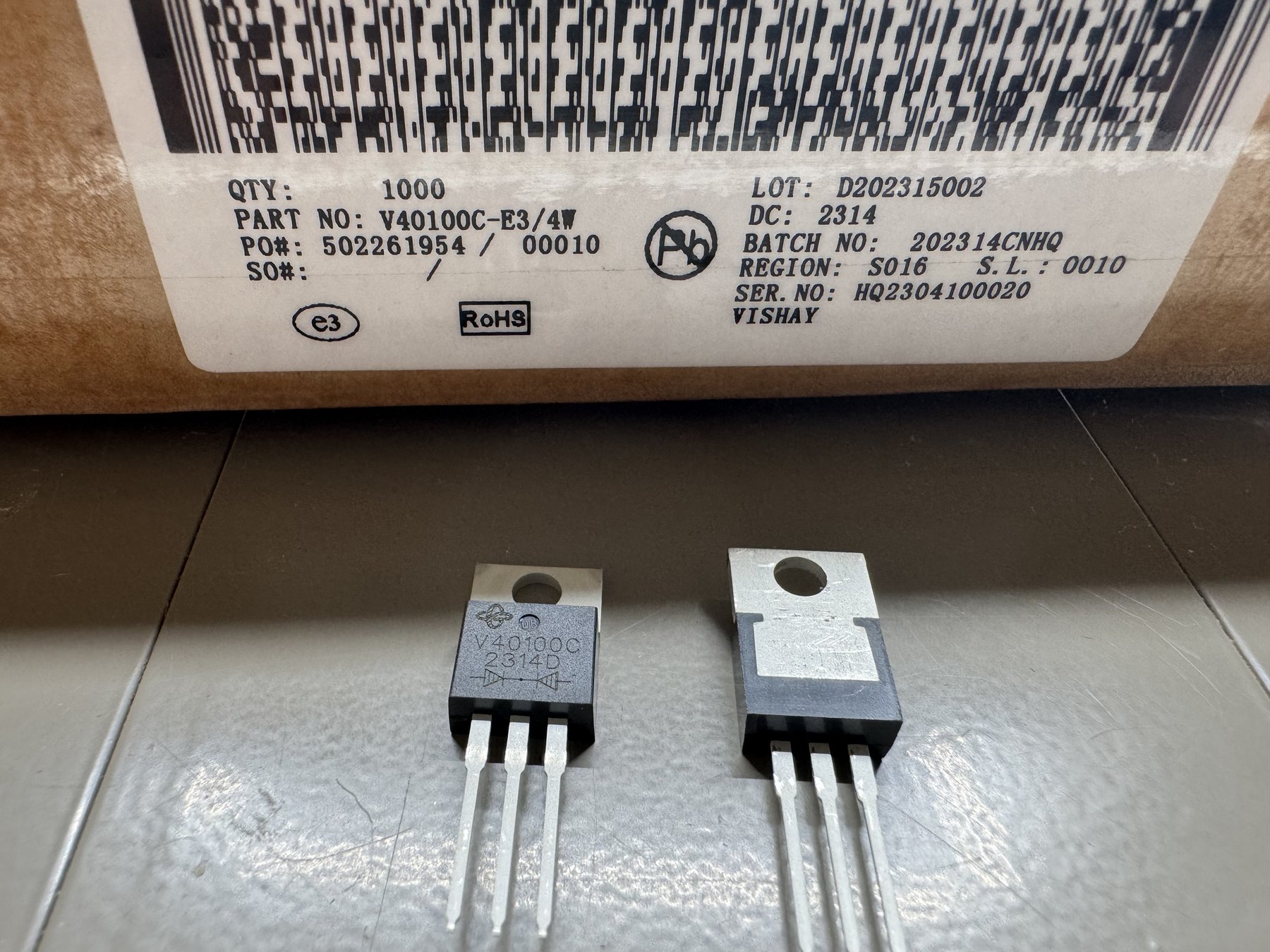 V40100C-E3/4W product photo 8